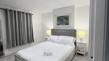 2 bedrooms, WiFi, bed sheets