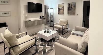 Entire House - Near Etihad stadium and Central Manchester