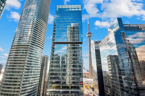 Beautiful and Stylish 1 BR Condo in DT Toronto