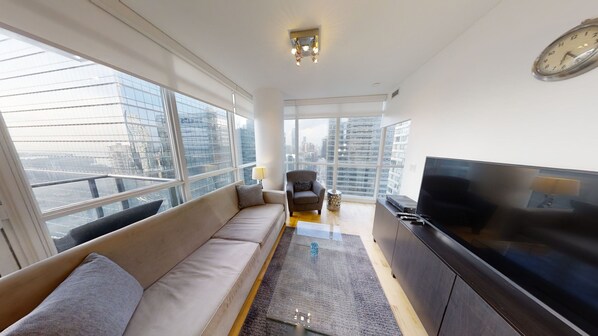 TV - Beautiful and Stylish 2 BR Condo in DT Toronto (Toronto)