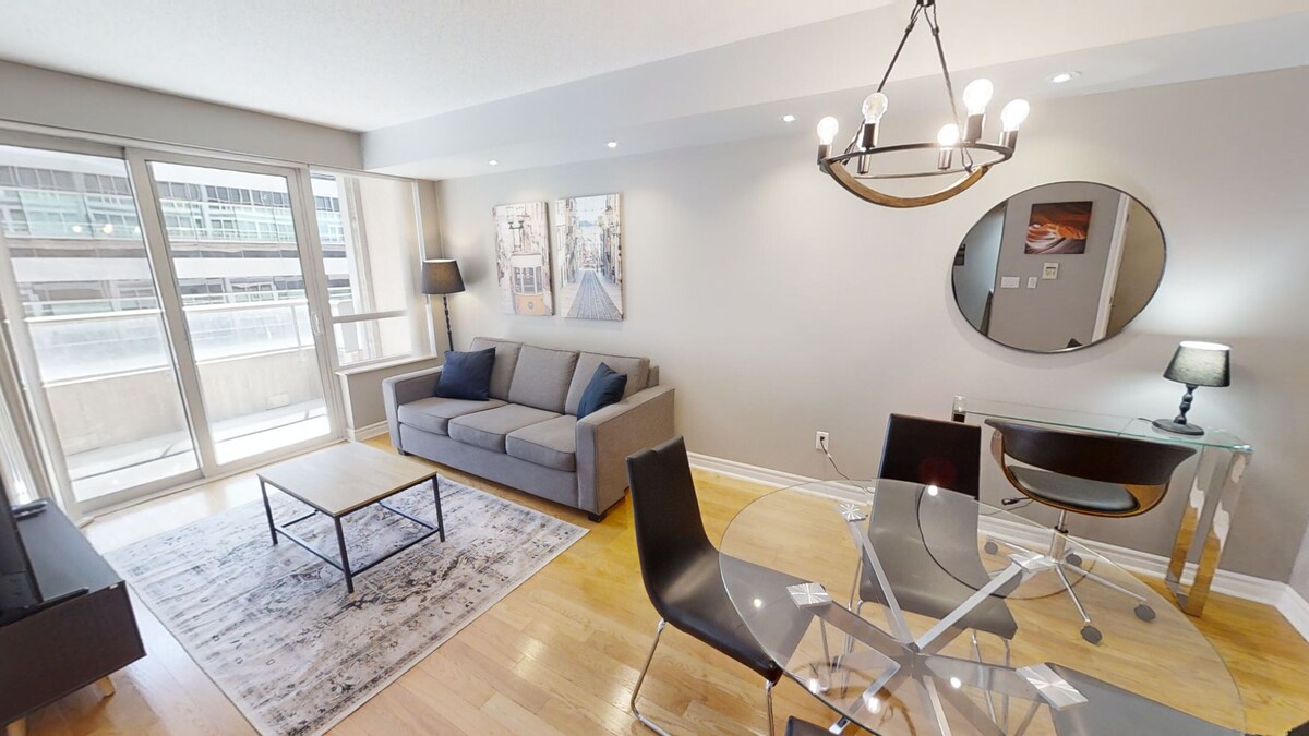 Centrally Located 1+1BR Condo in DT Toronto