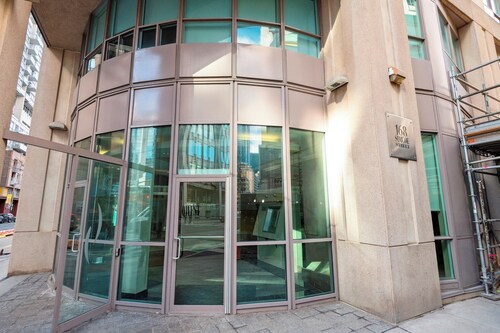 Cozy 1-BR Condo in DT Toronto