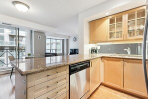 Fridge, microwave, oven, stovetop - Modern 1+1-BR Condo DT Toronto (Toronto)