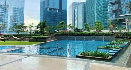 Spacious 2BR unit in the center of BGC very close to malls, resto and shops