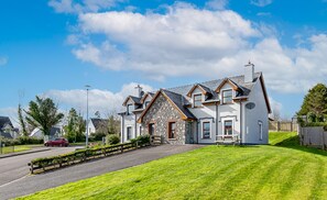 Apartment | 2 bedrooms - 2 Bedroom Home in Kenmare With sea Views to Sleep 4 (Kenmare)
