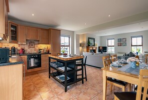 Apartment | 2 bedrooms - 2 Bedroom Home in Kenmare With sea Views to Sleep 4 (Kenmare)