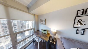 Interior - Comfortable 1+1-BR Condo in DT Toronto (Toronto)
