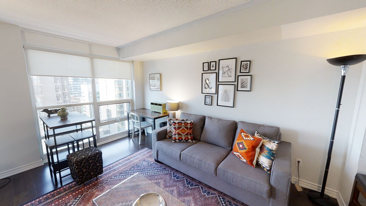 Comfortable 1+1-BR Condo in DT Toronto