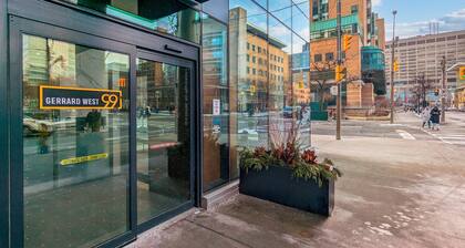 Lovely 1-BR in DT Toronto