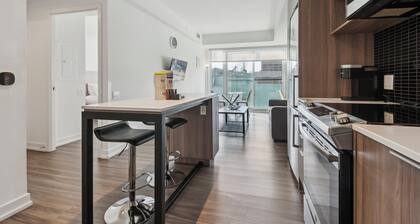 Lovely 1-BR in DT Toronto