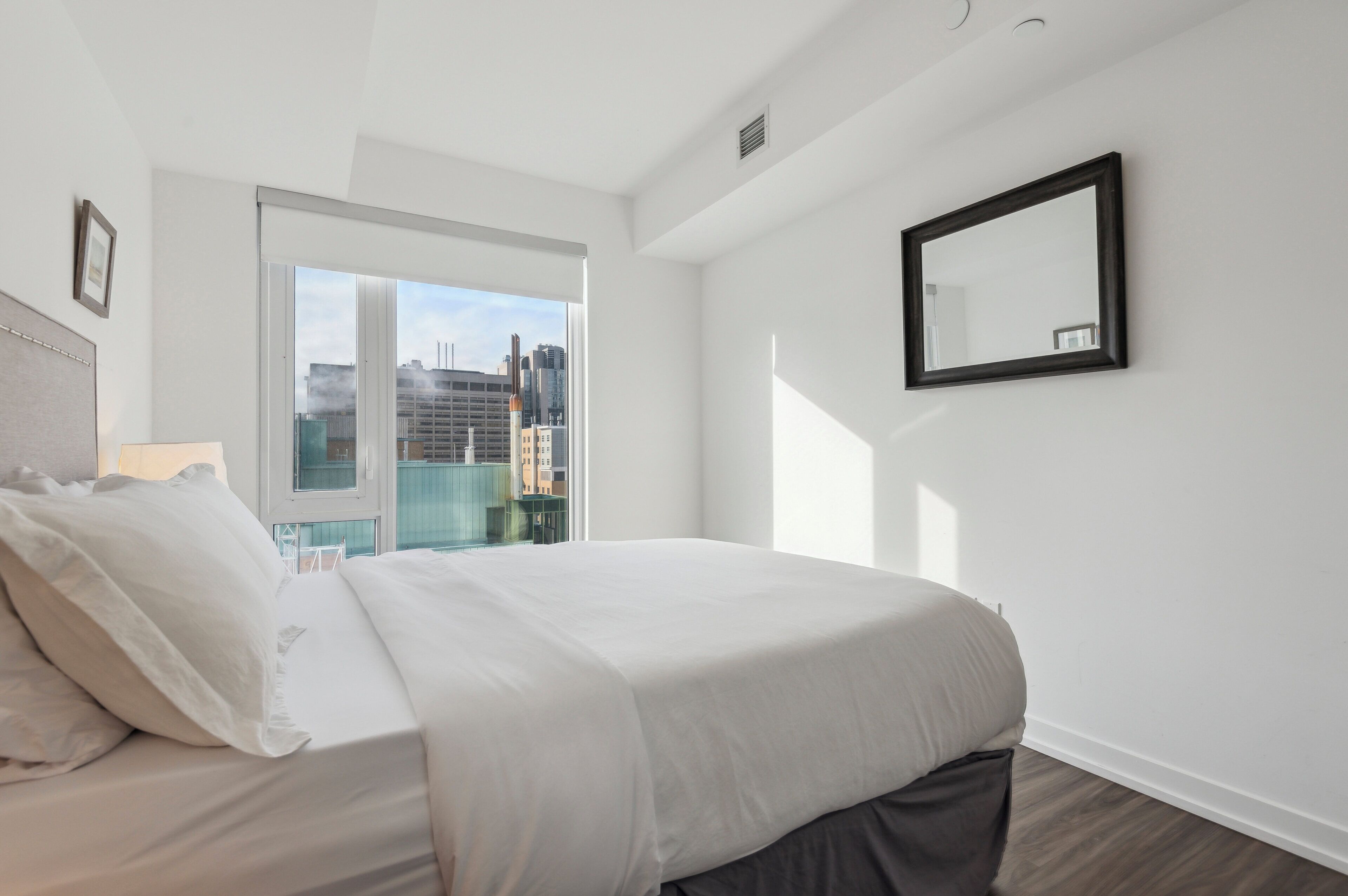 1 habitación, escritorio, tabla de planchar con plancha y wifi gratis 