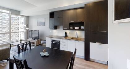 Modern Central Studio Condo in DT Toronto