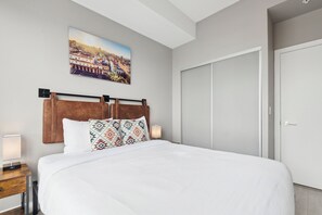 2 Schlafzimmer, Schreibtisch, Bügeleisen/Bügelbrett, kostenloses WLAN