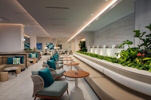 3 restaurants, breakfast, lunch, dinner served; American cuisine