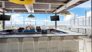 3 Bars/Lounges, Bar auf der Dachterrasse, Bar auf der Dachterrasse