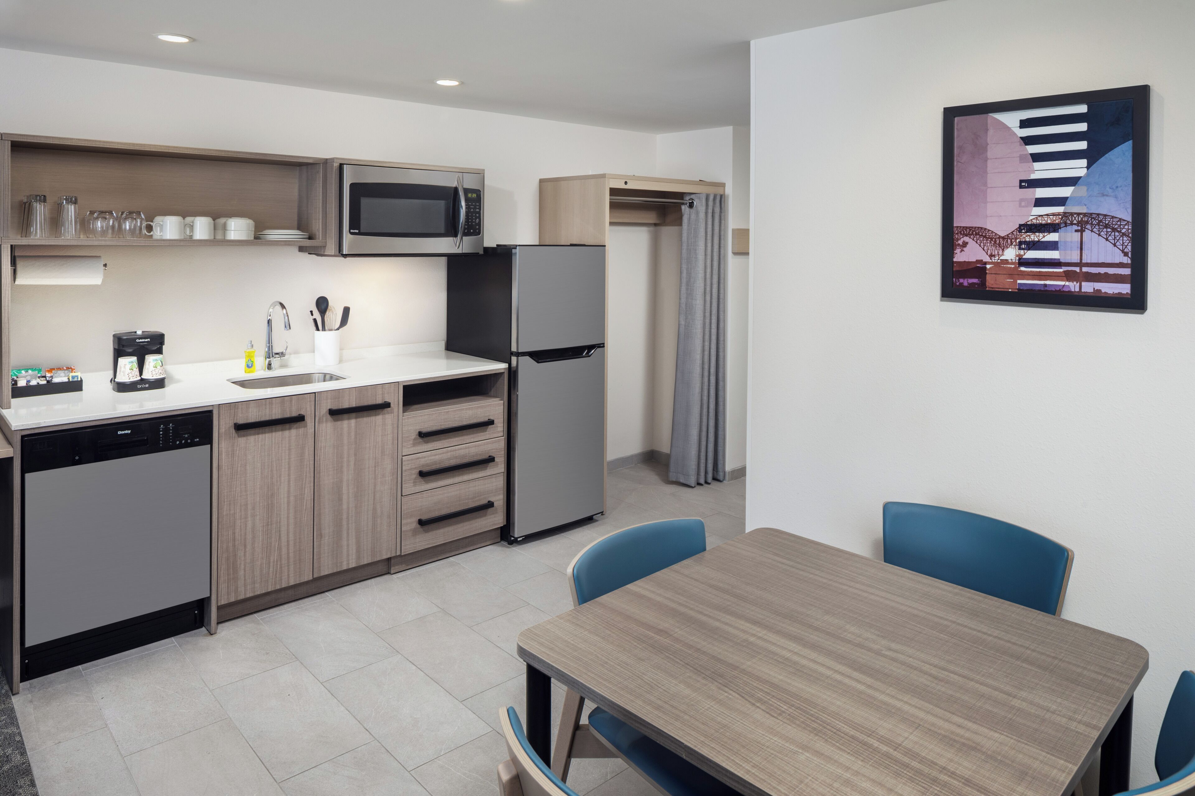 Suite, 1 habitación | Escritorio, espacio para trabajar con un portátil, cortinas opacas