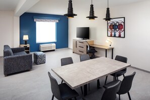 Suite, 1 King Bed, Balcony | Living area - Home2 Suites By Hilton Memphis Downtown (Memphis)