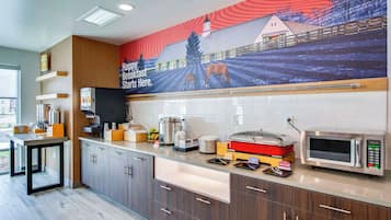 Free daily buffet breakfast