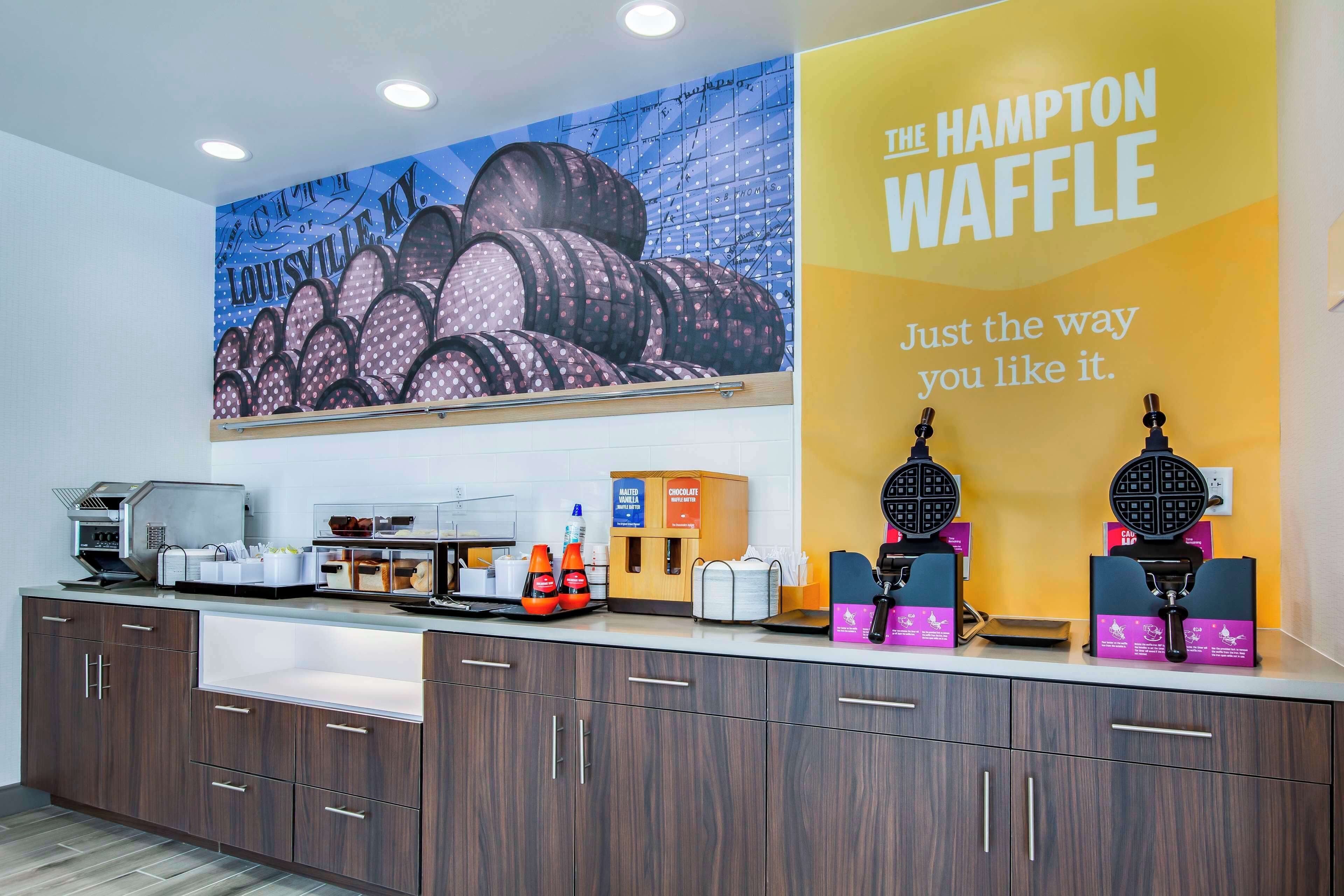 Photo - Hampton Inn & Suites By Hilton Louisville East Oxmoor