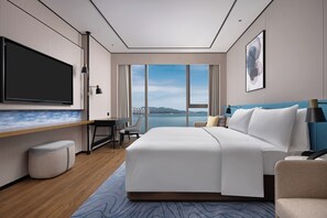 Superior Room, 1 King Bed - Hilton Garden Inn Shanwei Haibin Boulevard (Shanwei)