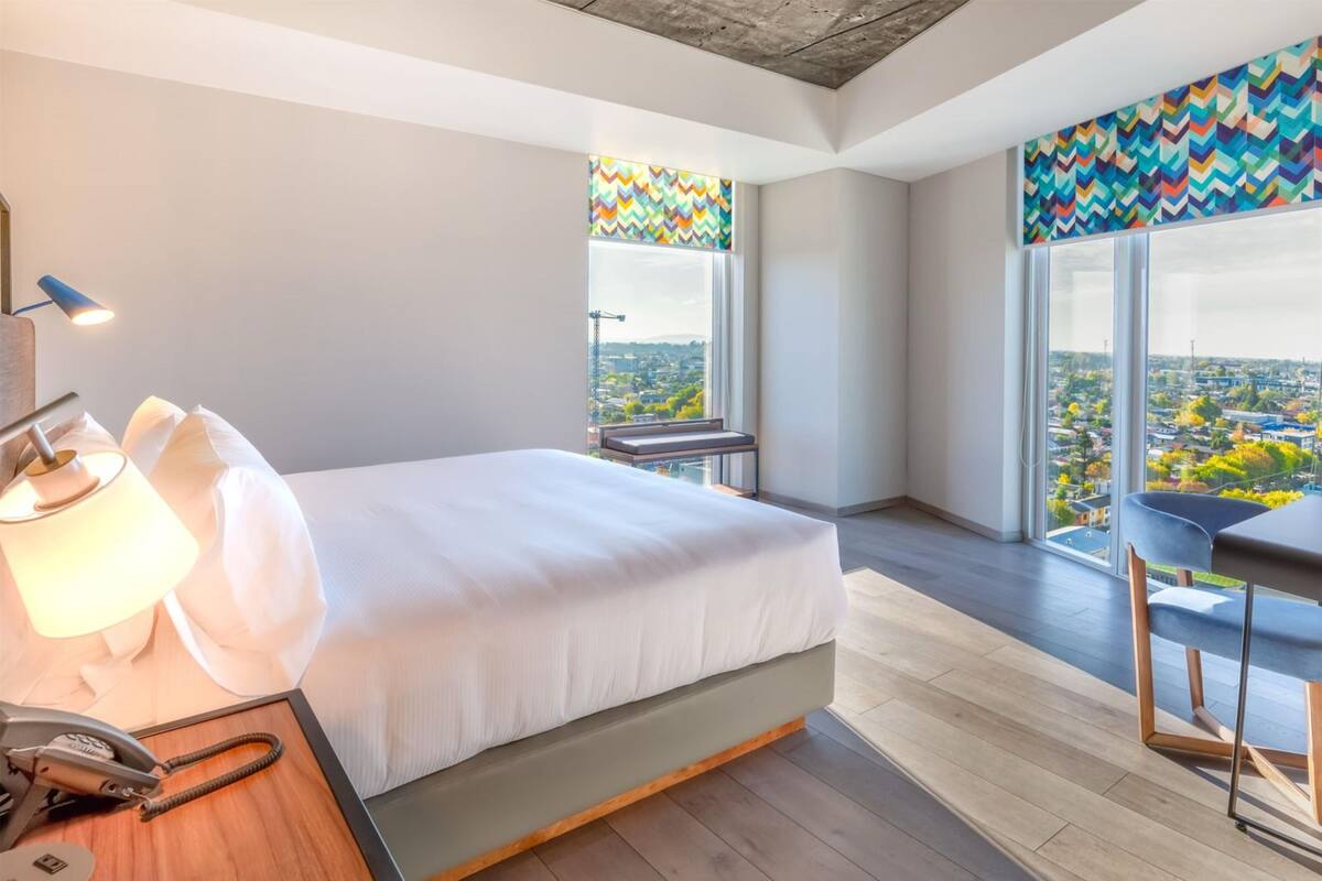 Premium bedding, desk, laptop workspace, WiFi (free)