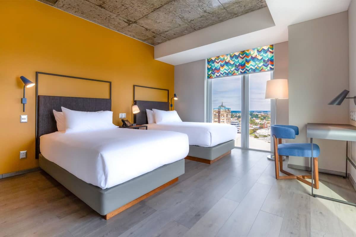 Premium bedding, desk, laptop workspace, WiFi (free)