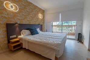 デスク、アイロン / アイロン台、旅行用ベビーベッド、WiFi