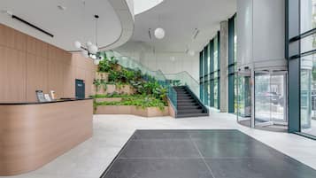 Departamento, balcón | Área de sala de estar | Televisión de pantalla plana