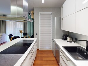Fridge, microwave, oven, dishwasher