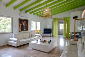 TV, fireplace, ping pong - Villa del Artista super lujo (Llucmajor)