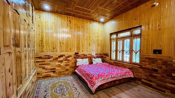 4 Schlafzimmer, Bügeleisen/Bügelbrett, WLAN, Bettwäsche