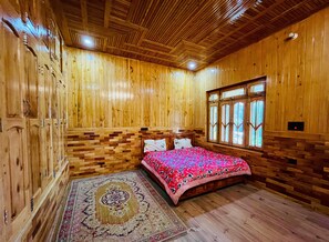 4 slaapkamers, een strijkplank/strijkijzer, wifi, beddengoed