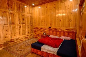 4 Schlafzimmer, Bügeleisen/Bügelbrett, WLAN, Bettwäsche
