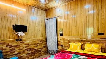 4 Schlafzimmer, Bügeleisen/Bügelbrett, WLAN, Bettwäsche