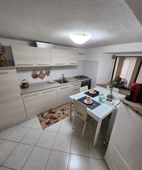 Oven, stovetop