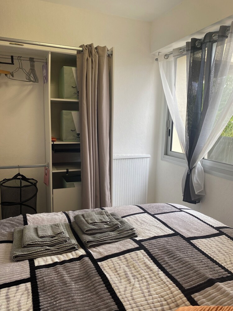 Cosy T2 with all comforts close to the downtown market in Royan Royan