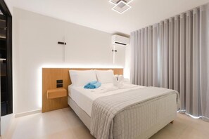 4 bedrooms, in-room safe, iron/ironing board, travel crib