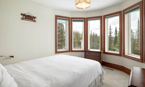 5 chambres, fer et planche à repasser, Wi-Fi gratuit, draps fournis