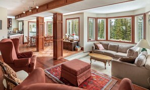 Smart-TV, Kamin, Tischfußball