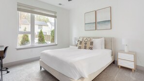 Individually decorated, individually furnished, iron/ironing board - Landing Apartments near Virginia Union University (Richmond)