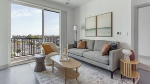 Individually decorated, individually furnished, iron/ironing board - Landing Apartments near Virginia Union University (Richmond)