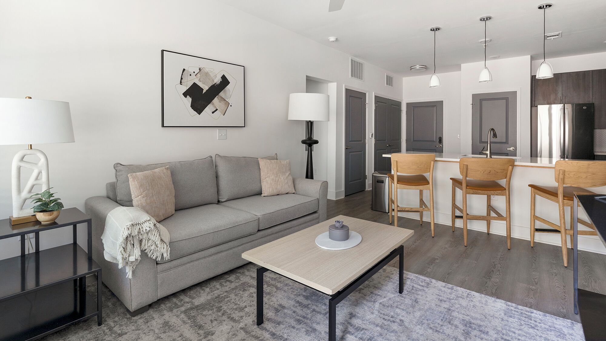 Appartement, 2 chambres | Décor unique, ameublement unique, fer et planche à repasser