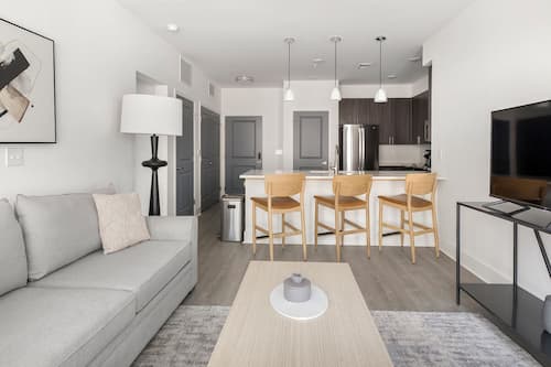 Appartamento, 2 camere da letto | Con stile personalizzato, con arredamento individuale, una scrivania