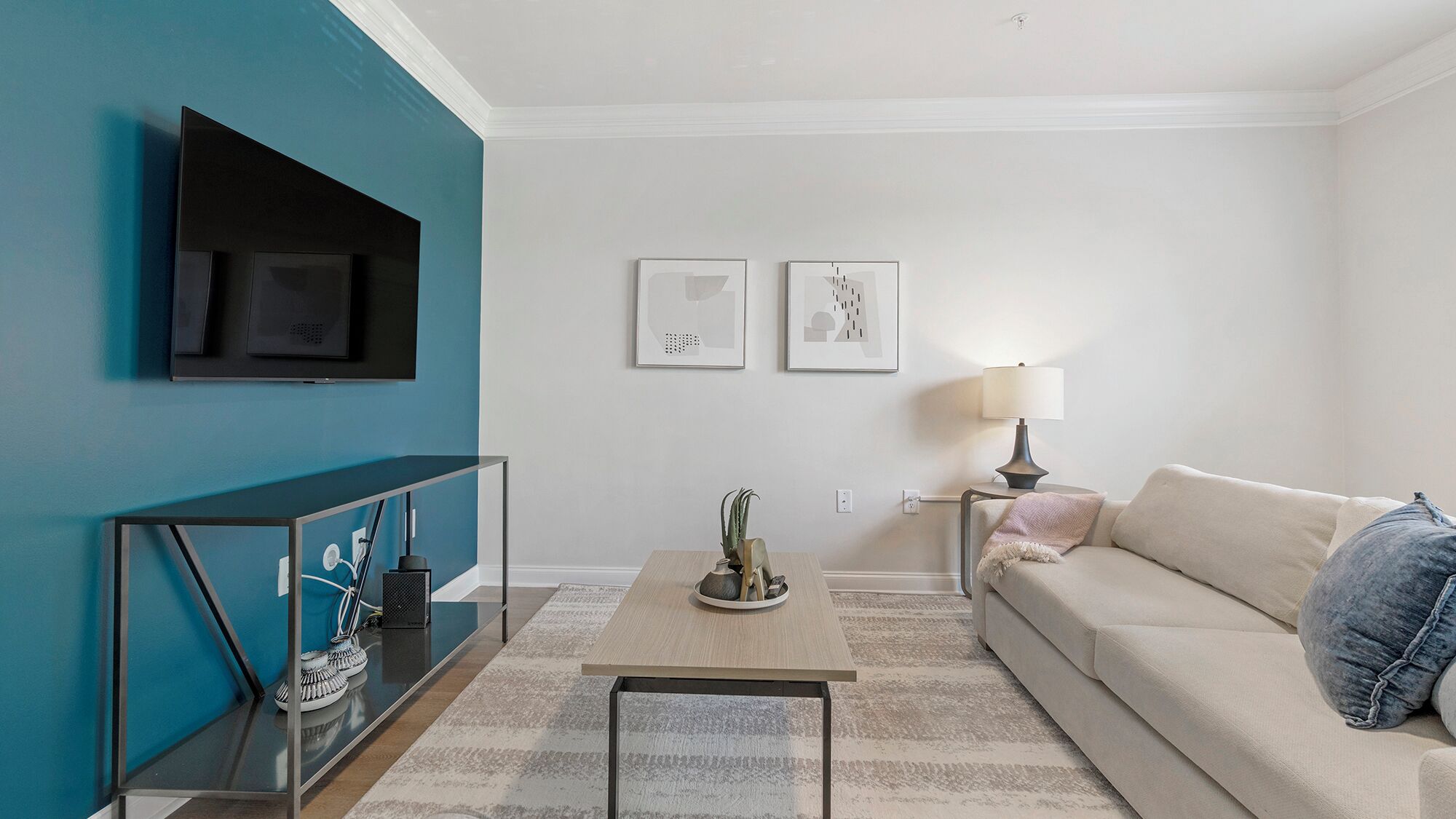 Διαμέρισμα, 2 Υπνοδωμάτια | Περιοχή καθιστικού | Τηλεοράσεις