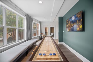 Games room - Cary Apartments by Landing (Cary)