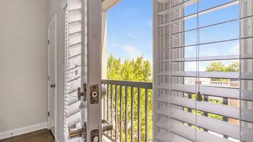 Căn hộ, 2 phòng ngủ | Hiên