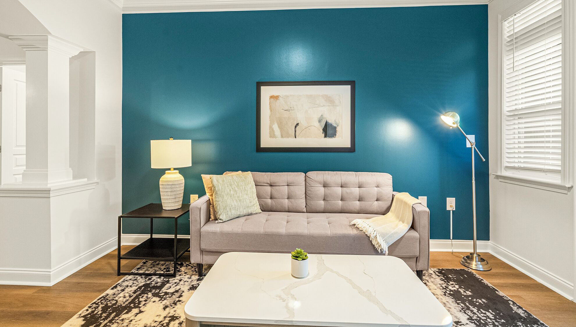 Standard Apartment, 2 Bedrooms, 2 Bathrooms | Living area | TV