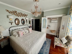 2 bedrooms, desk, iron/ironing board, free WiFi