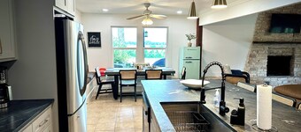 NYE Winter Ranch Escape, Workers Welcome, sleeps 16, Wifi, fishing, BBQ