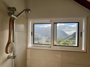 1 bedroom - Magical Mountain Retreat - Zembica by Atlantic Holiday (São Vicente)